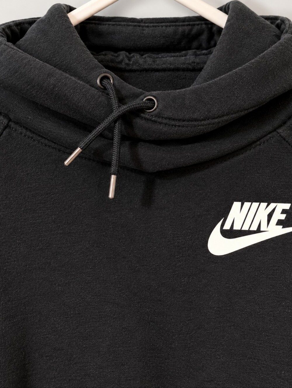 Nike Woman's Black Crewneck Pullover Sweatshirt with White Swoosh - Size Large